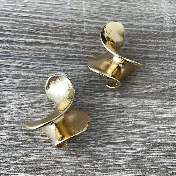 BohemianāstatementāearringāN58 - Picture 3 of 4